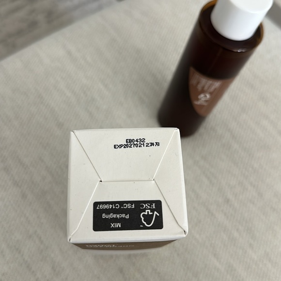 Isntree Green Tea Fresh Toner - Picture 6 of 9